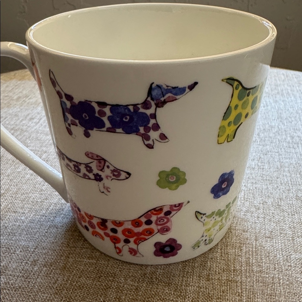 Rose of England Floral Dachshund Fine Bone China Mug 12oz NWOT - Picture 2 of 3